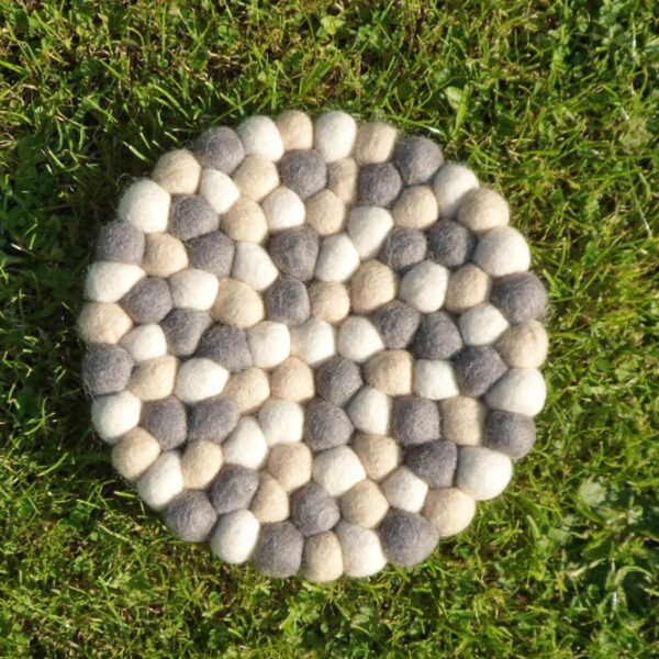 Natural colours ball mat Felt ball table mat