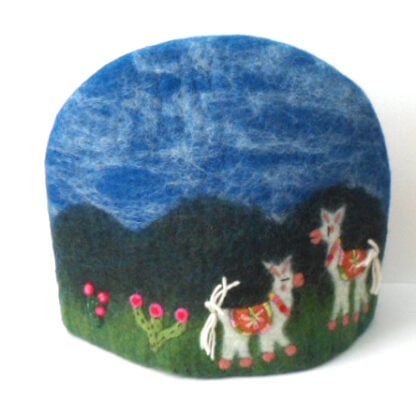 Tea cosy llama