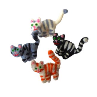 Stripy cat brooch