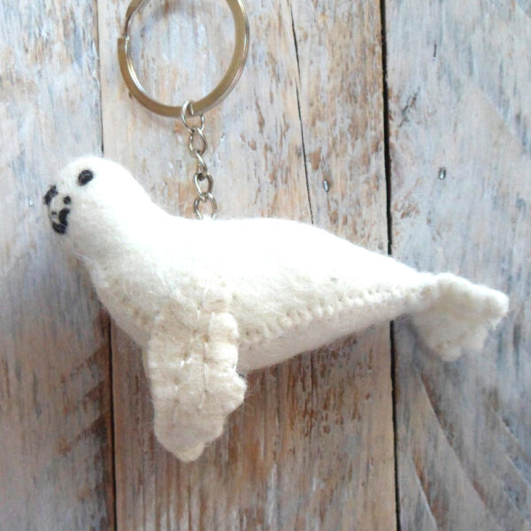 Seal keyring - white