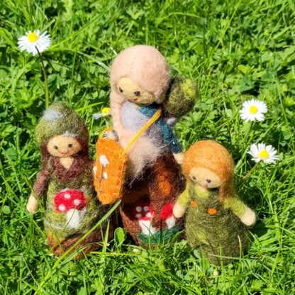 Woodland family
