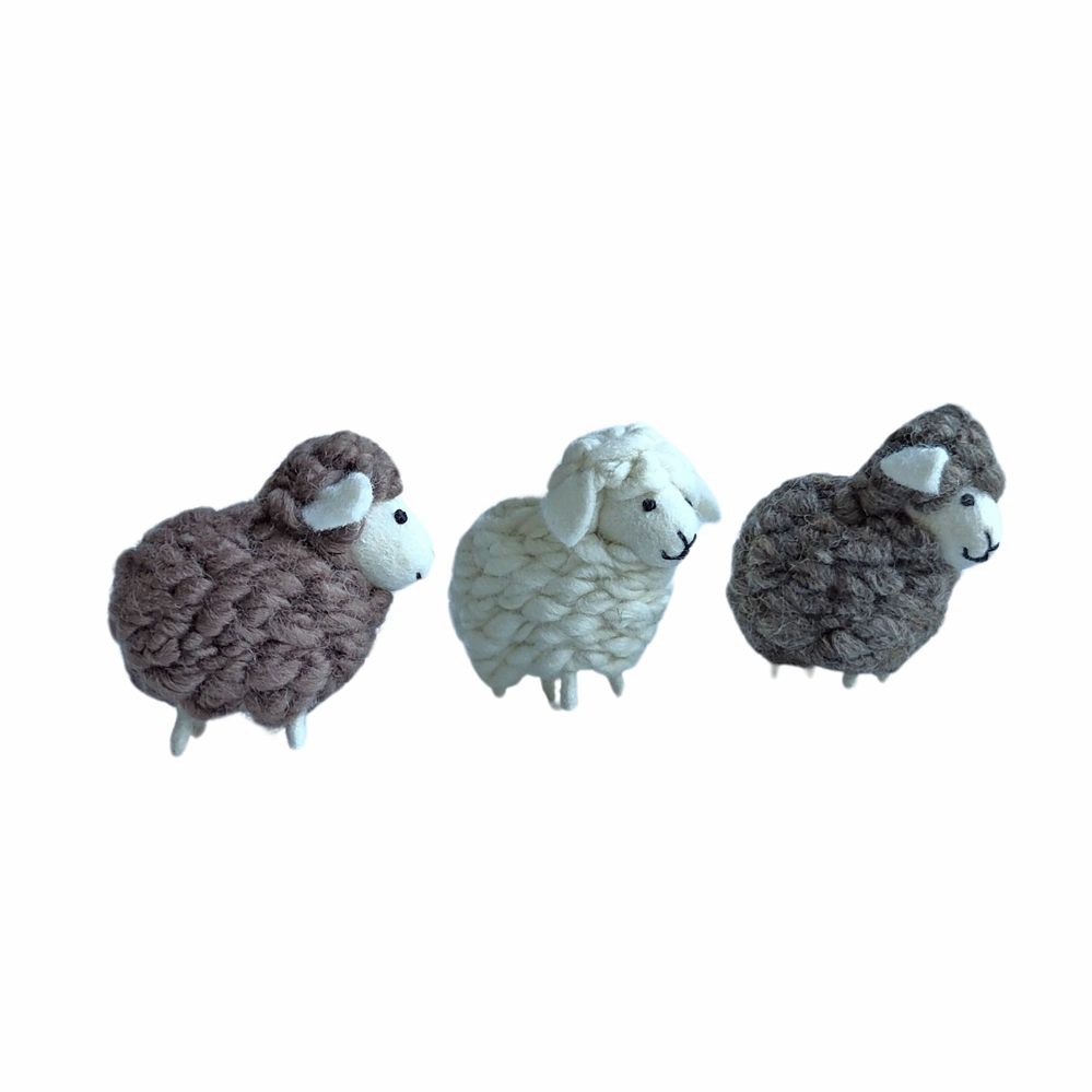 Very woolly sheep - small