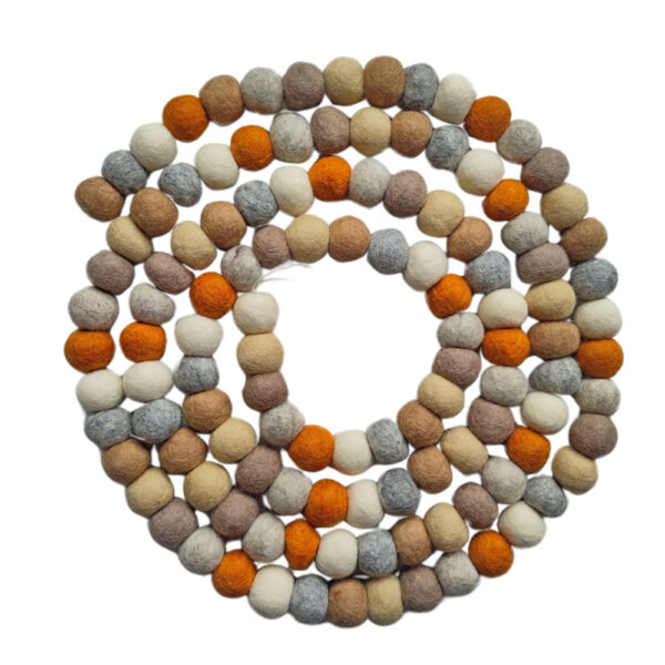 Felt ball string beige and rust