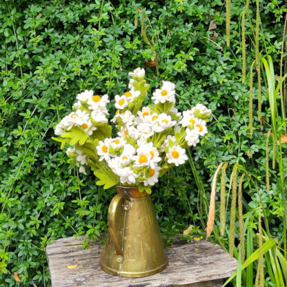 Flowers - white daisy spray
