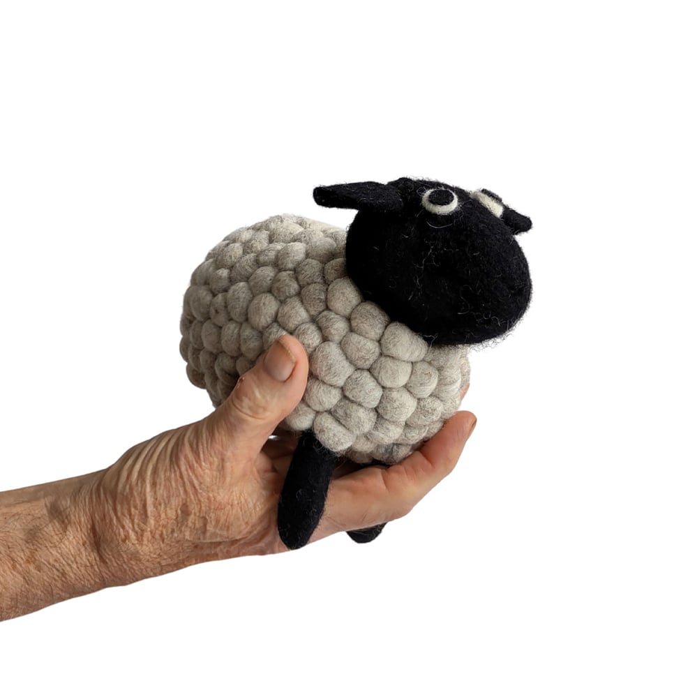 Very large ball sheep - white - Image 2