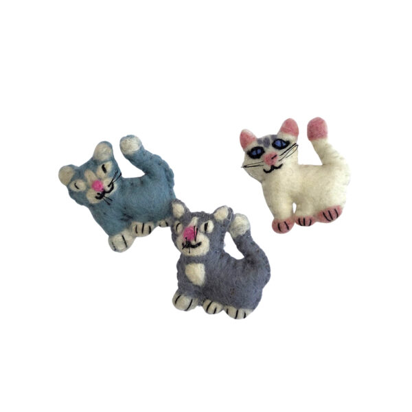 Cat brooch - plain colours